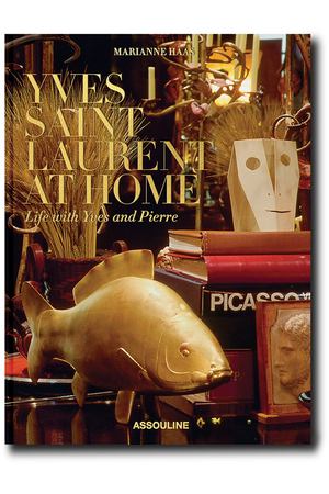 Yves Saint Laurent at Home Книга
