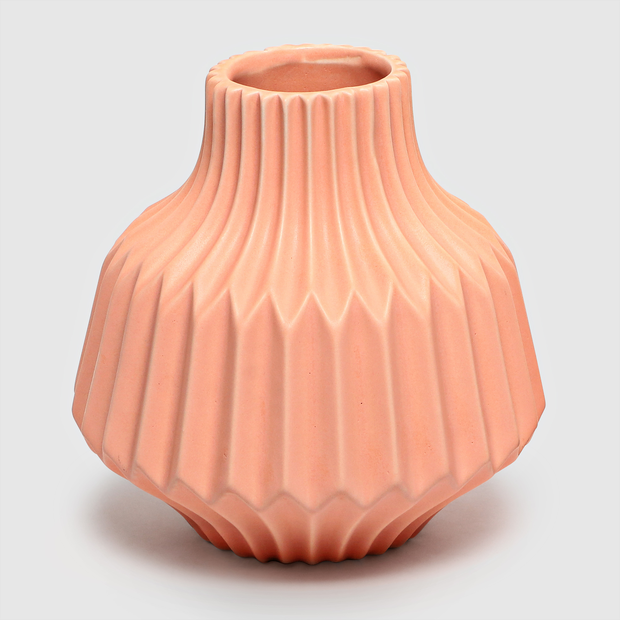 Где купить Ваза S&A Ceramic граненая розовая 15х15х15 см Без бренда 