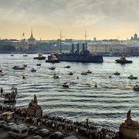Дефиле Авроры по Неве 